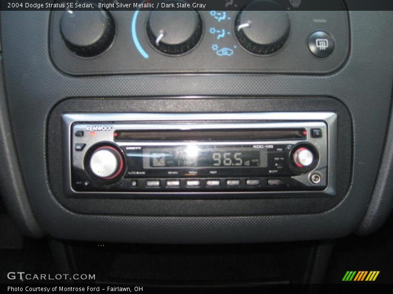 Bright Silver Metallic / Dark Slate Gray 2004 Dodge Stratus SE Sedan