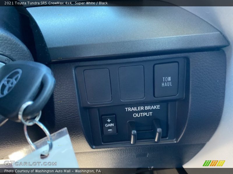 Super White / Black 2021 Toyota Tundra SR5 CrewMax 4x4