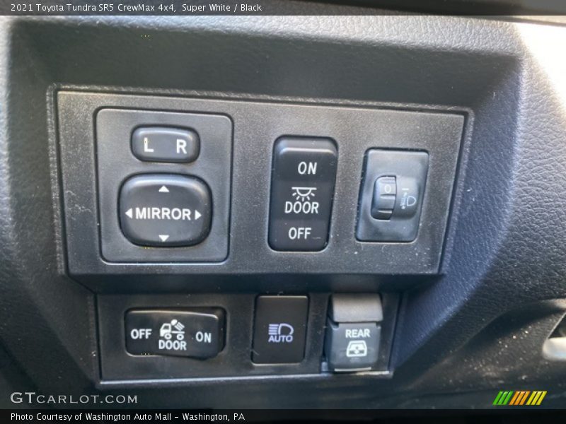 Super White / Black 2021 Toyota Tundra SR5 CrewMax 4x4