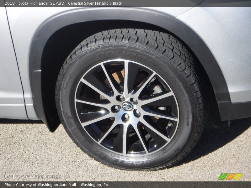 Celestial Silver Metallic / Black 2018 Toyota Highlander SE AWD