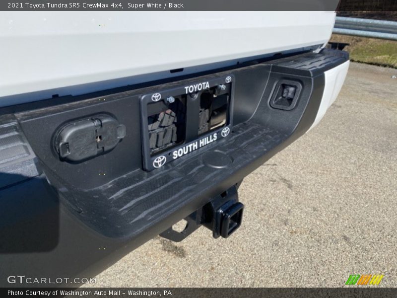 Super White / Black 2021 Toyota Tundra SR5 CrewMax 4x4