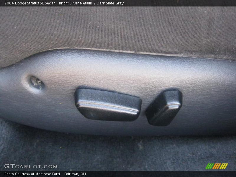 Bright Silver Metallic / Dark Slate Gray 2004 Dodge Stratus SE Sedan