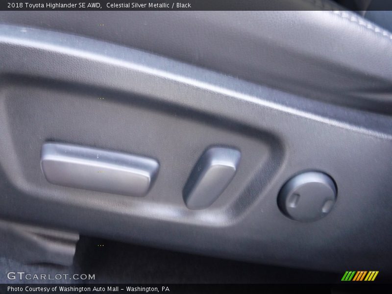 Celestial Silver Metallic / Black 2018 Toyota Highlander SE AWD