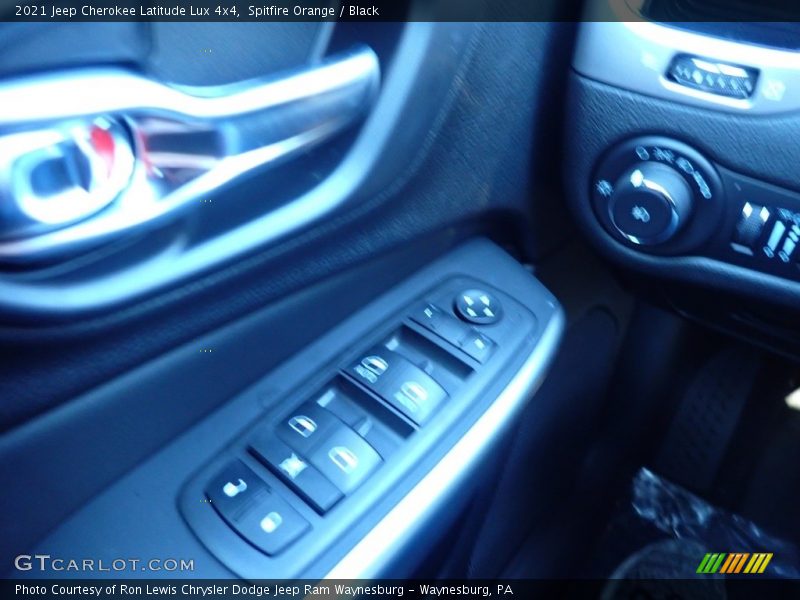 Spitfire Orange / Black 2021 Jeep Cherokee Latitude Lux 4x4
