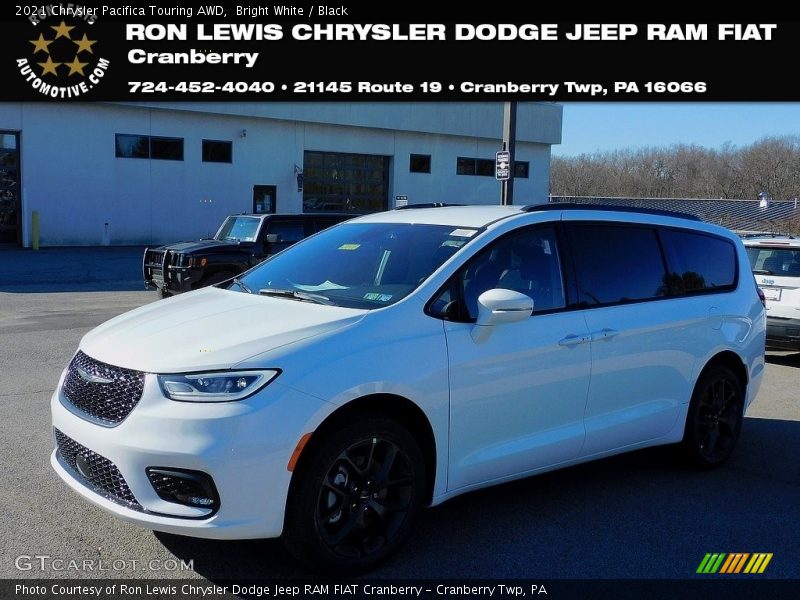 Bright White / Black 2021 Chrysler Pacifica Touring AWD