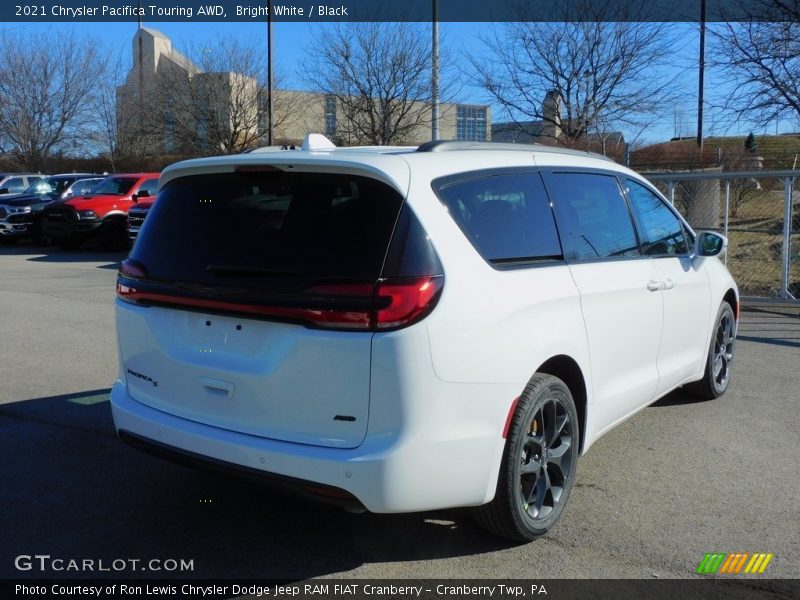Bright White / Black 2021 Chrysler Pacifica Touring AWD