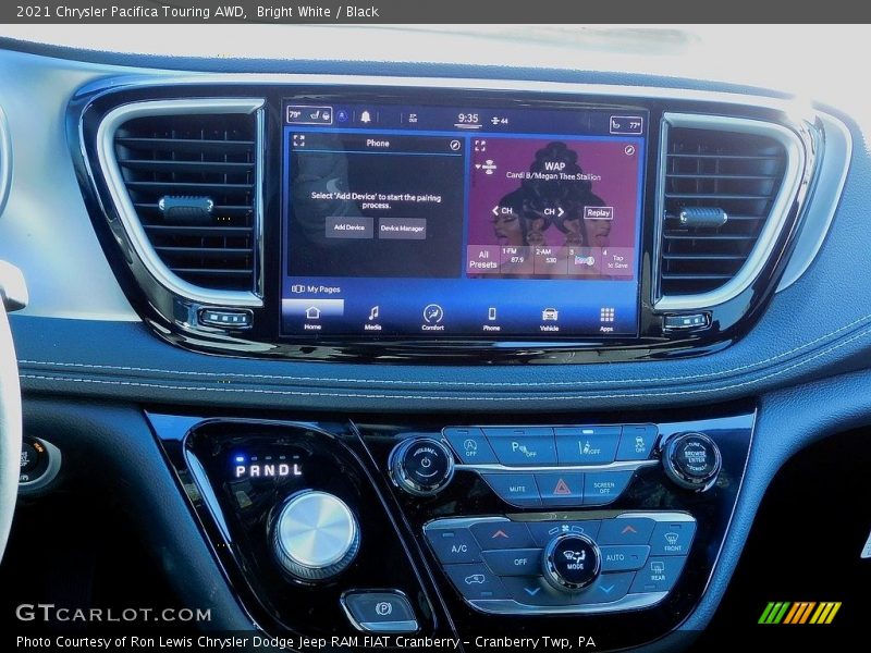 Bright White / Black 2021 Chrysler Pacifica Touring AWD