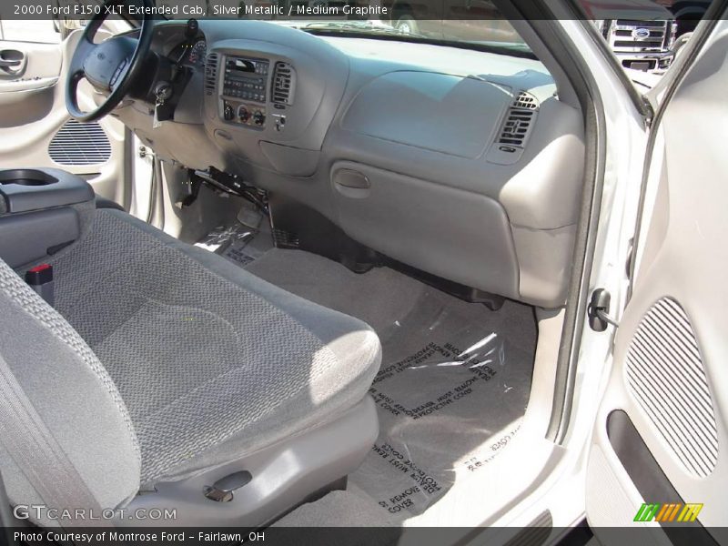 Silver Metallic / Medium Graphite 2000 Ford F150 XLT Extended Cab