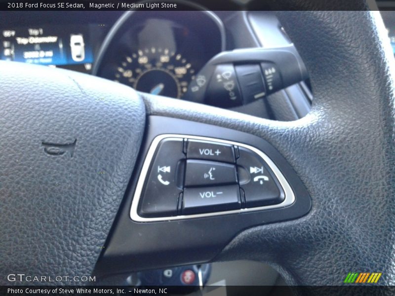 Magnetic / Medium Light Stone 2018 Ford Focus SE Sedan