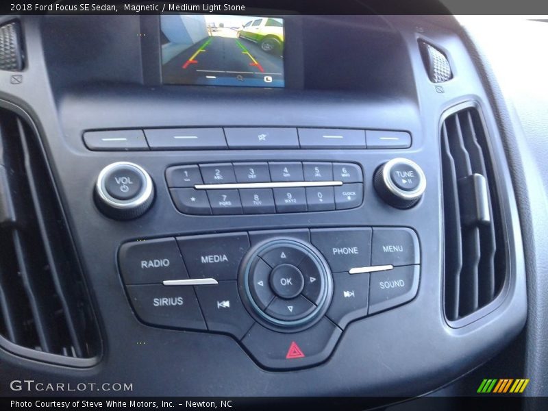 Magnetic / Medium Light Stone 2018 Ford Focus SE Sedan