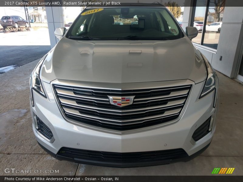 Radiant Silver Metallic / Jet Black 2017 Cadillac XT5 Luxury AWD