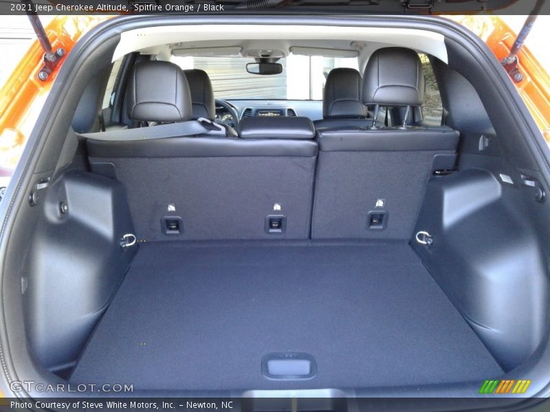  2021 Cherokee Altitude Trunk