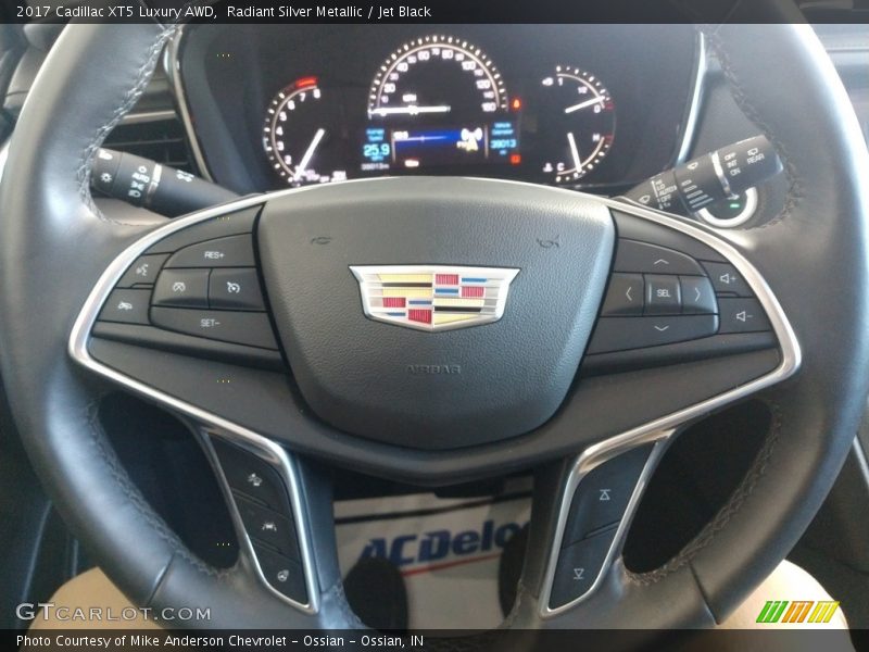 Radiant Silver Metallic / Jet Black 2017 Cadillac XT5 Luxury AWD