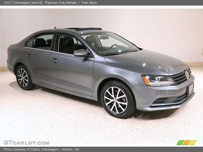 Platinum Gray Metallic / Titan Black 2017 Volkswagen Jetta SE