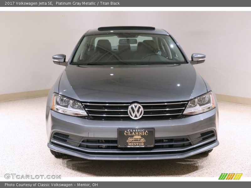Platinum Gray Metallic / Titan Black 2017 Volkswagen Jetta SE