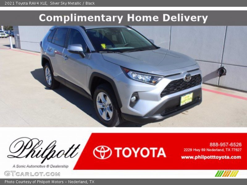 Silver Sky Metallic / Black 2021 Toyota RAV4 XLE