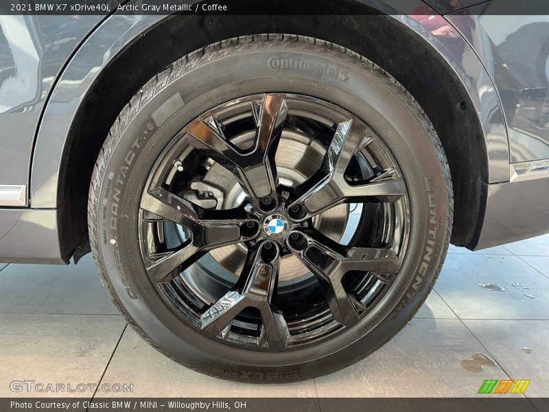 Arctic Gray Metallic / Coffee 2021 BMW X7 xDrive40i