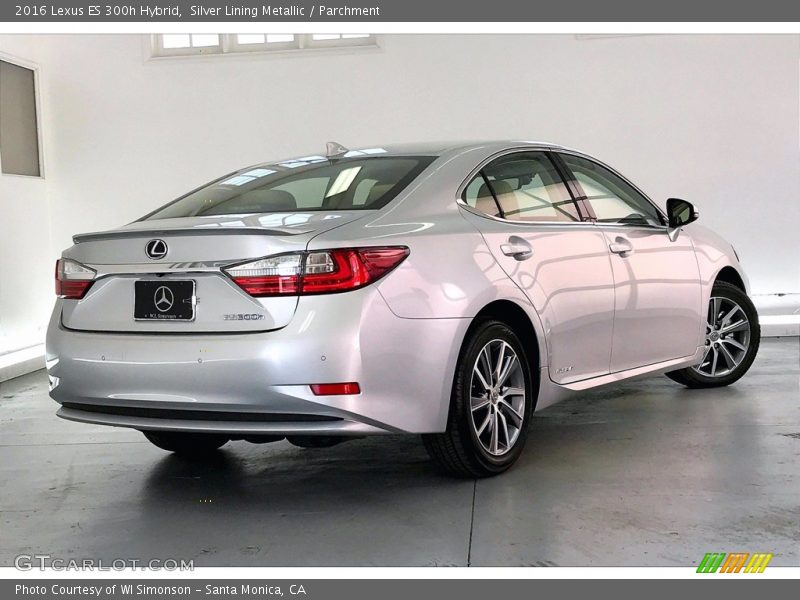 2016 ES 300h Hybrid Silver Lining Metallic