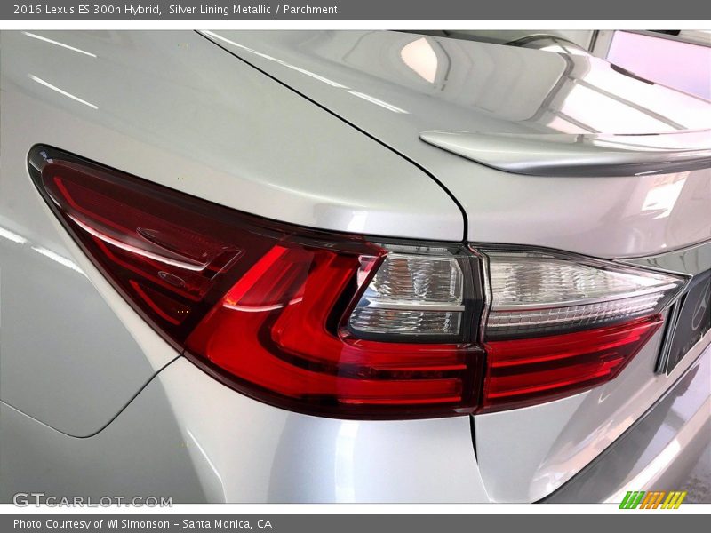 Silver Lining Metallic / Parchment 2016 Lexus ES 300h Hybrid