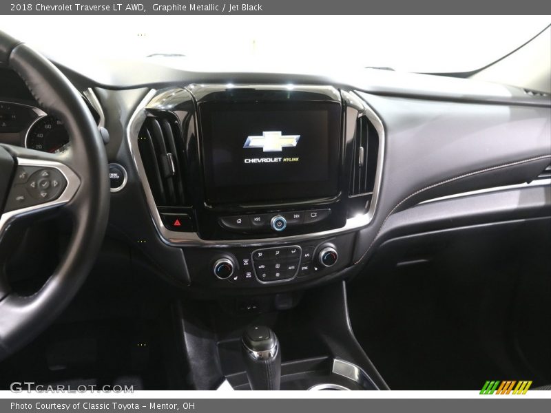 Graphite Metallic / Jet Black 2018 Chevrolet Traverse LT AWD