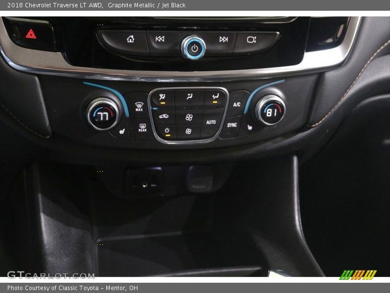 Graphite Metallic / Jet Black 2018 Chevrolet Traverse LT AWD