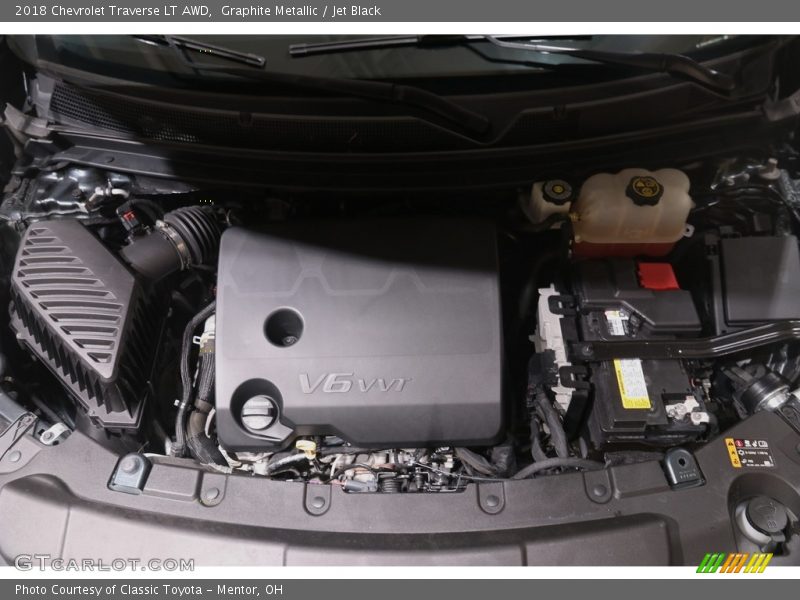 Graphite Metallic / Jet Black 2018 Chevrolet Traverse LT AWD