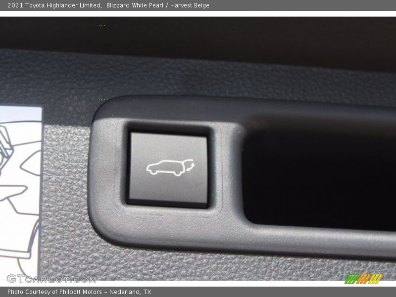 Blizzard White Pearl / Harvest Beige 2021 Toyota Highlander Limited