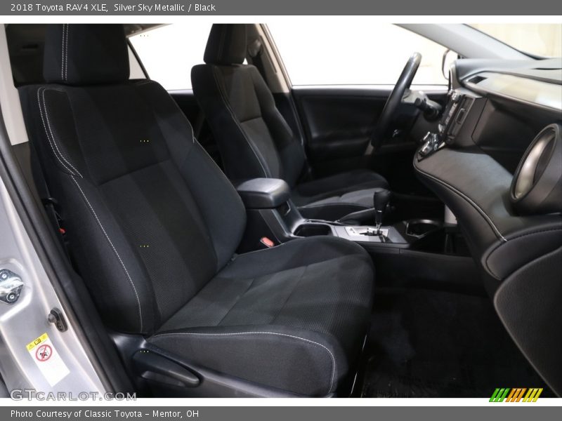 Silver Sky Metallic / Black 2018 Toyota RAV4 XLE