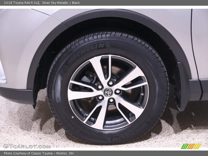 Silver Sky Metallic / Black 2018 Toyota RAV4 XLE