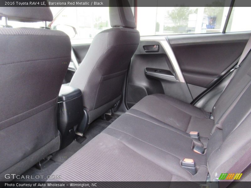 Barcelona Red Metallic / Black 2016 Toyota RAV4 LE