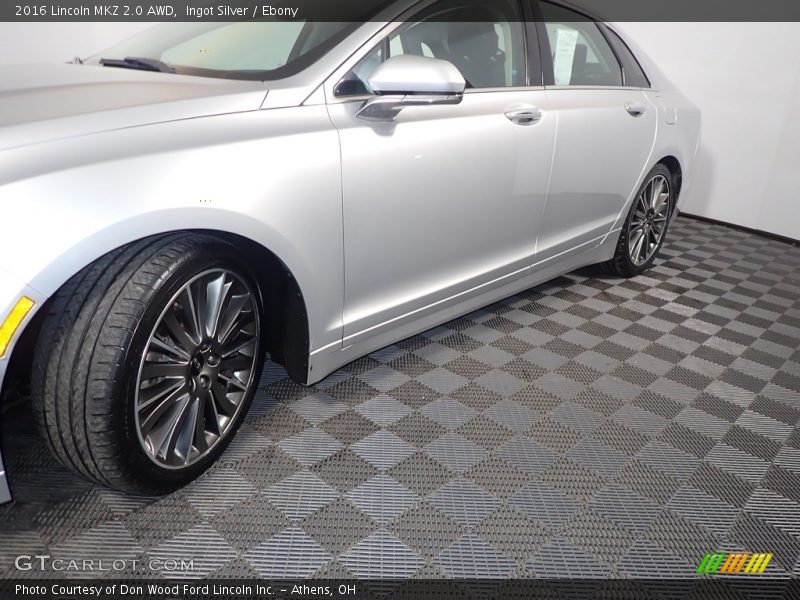 Ingot Silver / Ebony 2016 Lincoln MKZ 2.0 AWD