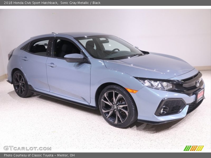 Front 3/4 View of 2018 Civic Sport Hatchback