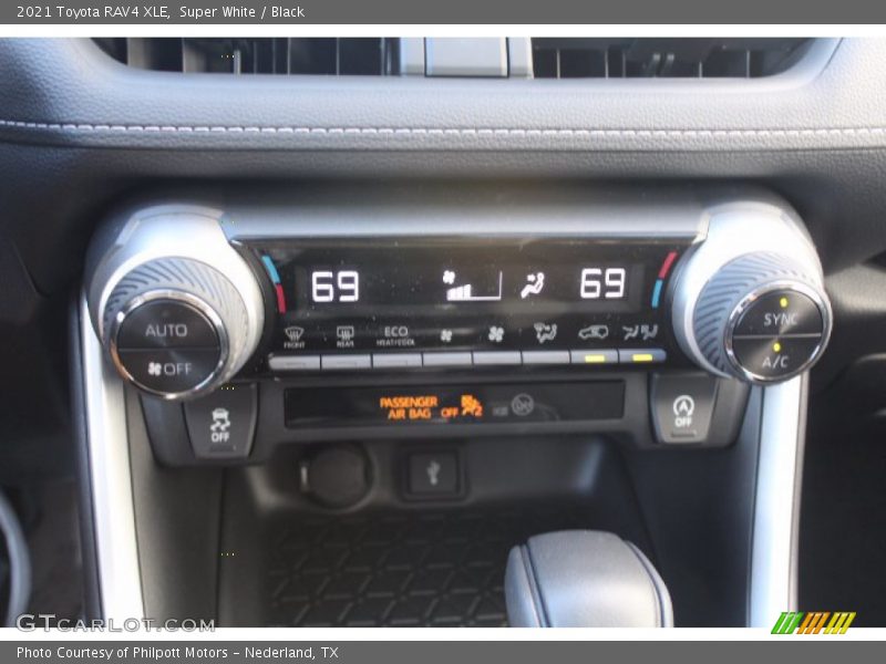 Super White / Black 2021 Toyota RAV4 XLE