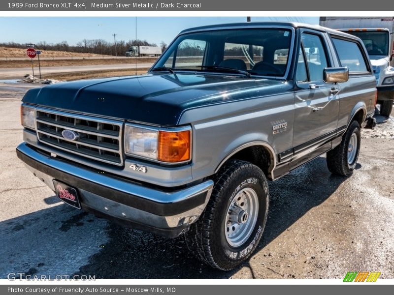 Front 3/4 View of 1989 Bronco XLT 4x4