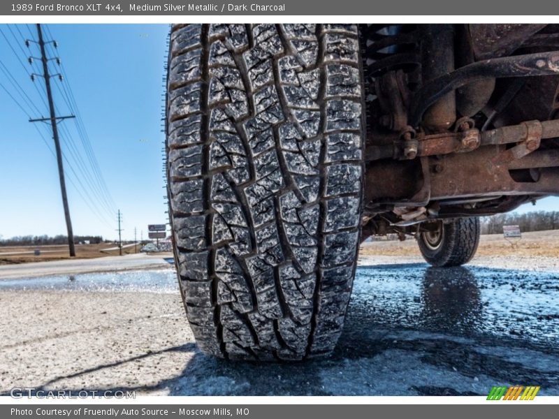 Medium Silver Metallic / Dark Charcoal 1989 Ford Bronco XLT 4x4