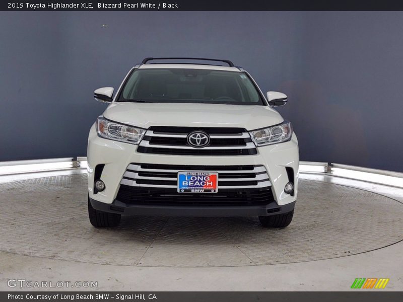 Blizzard Pearl White / Black 2019 Toyota Highlander XLE