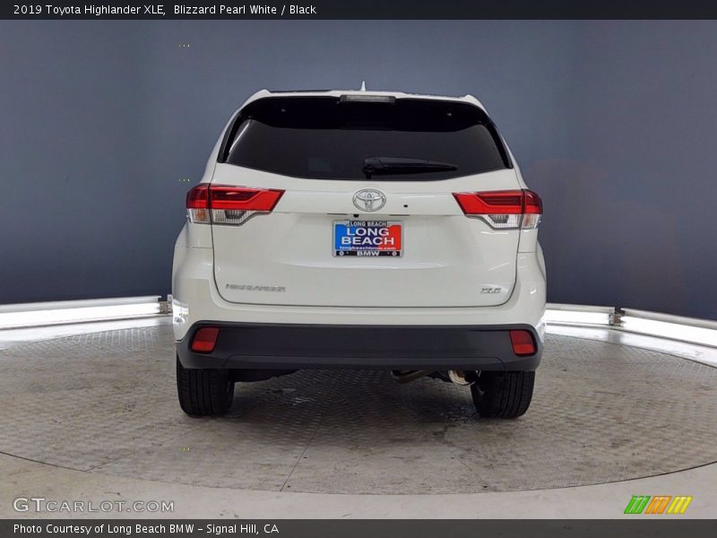 Blizzard Pearl White / Black 2019 Toyota Highlander XLE