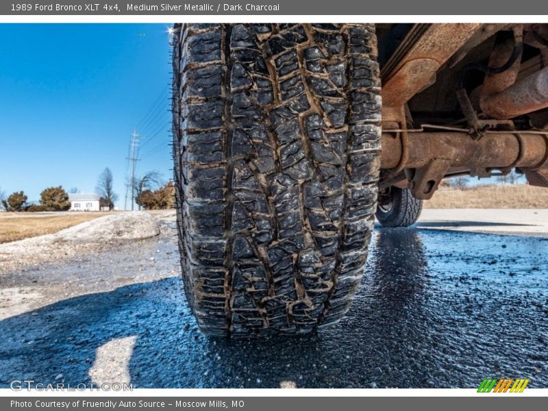 Medium Silver Metallic / Dark Charcoal 1989 Ford Bronco XLT 4x4