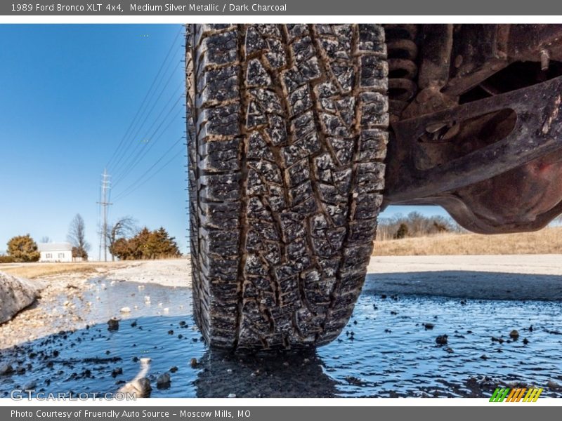 Medium Silver Metallic / Dark Charcoal 1989 Ford Bronco XLT 4x4