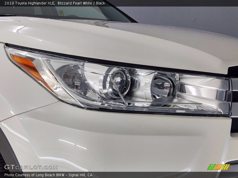 Blizzard Pearl White / Black 2019 Toyota Highlander XLE