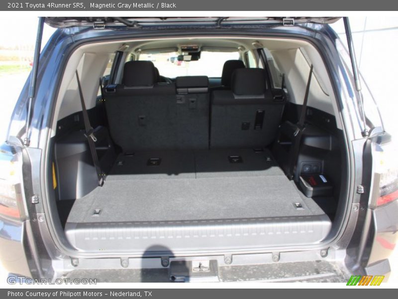 Magnetic Gray Metallic / Black 2021 Toyota 4Runner SR5