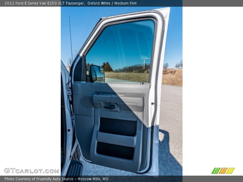 Oxford White / Medium Flint 2011 Ford E Series Van E150 XLT Passenger