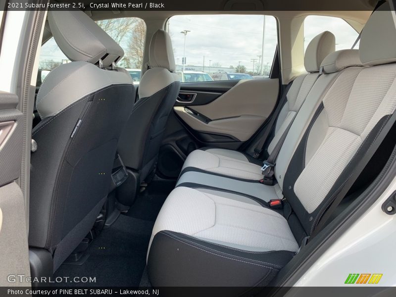 Crystal White Pearl / Black 2021 Subaru Forester 2.5i