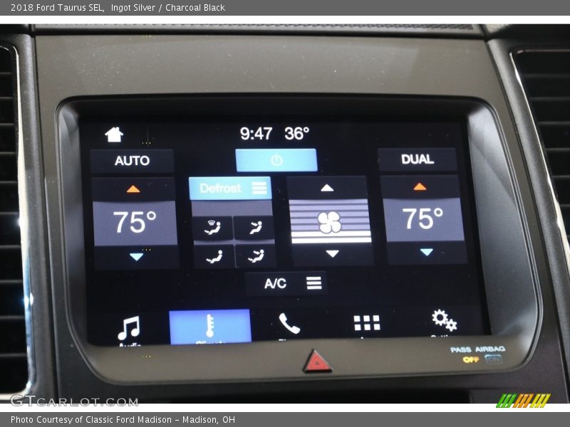 Ingot Silver / Charcoal Black 2018 Ford Taurus SEL