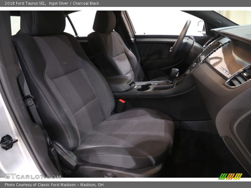 Ingot Silver / Charcoal Black 2018 Ford Taurus SEL