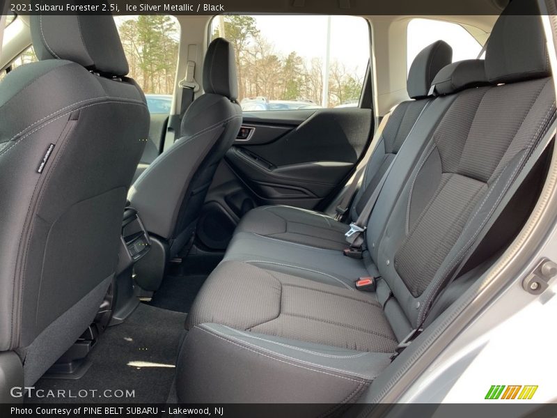 Ice Silver Metallic / Black 2021 Subaru Forester 2.5i