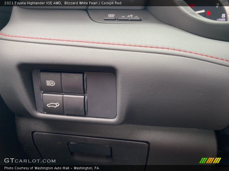 Blizzard White Pearl / Cockpit Red 2021 Toyota Highlander XSE AWD