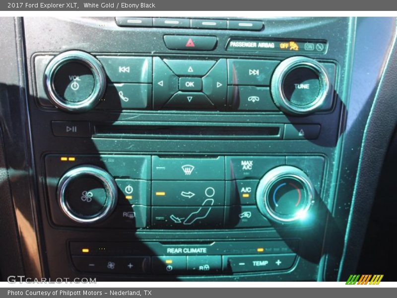 White Gold / Ebony Black 2017 Ford Explorer XLT