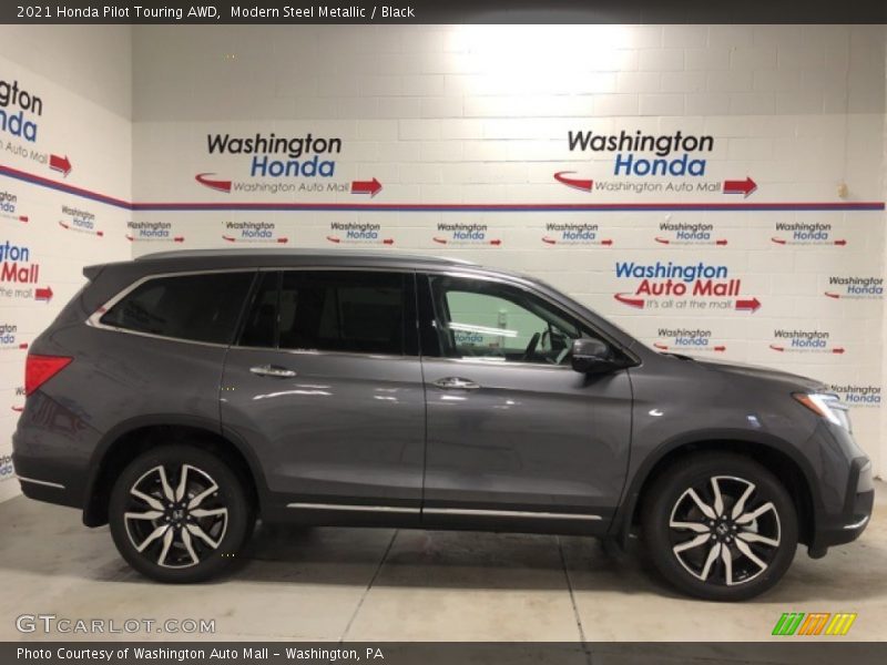 Modern Steel Metallic / Black 2021 Honda Pilot Touring AWD