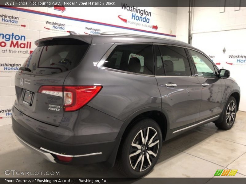Modern Steel Metallic / Black 2021 Honda Pilot Touring AWD
